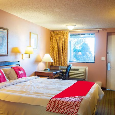 Oyo Hotel Edison Nj Route 1 Екстер'єр фото