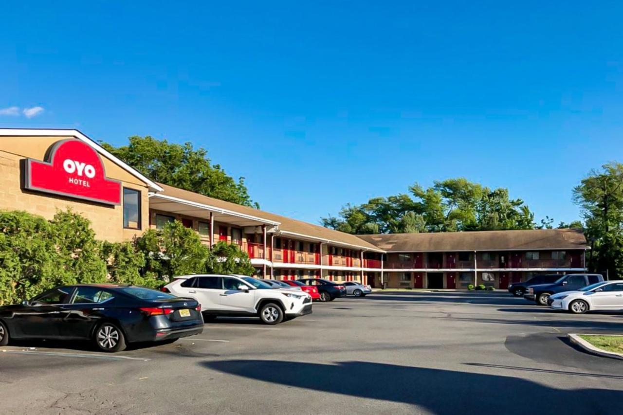Oyo Hotel Edison Nj Route 1 Екстер'єр фото