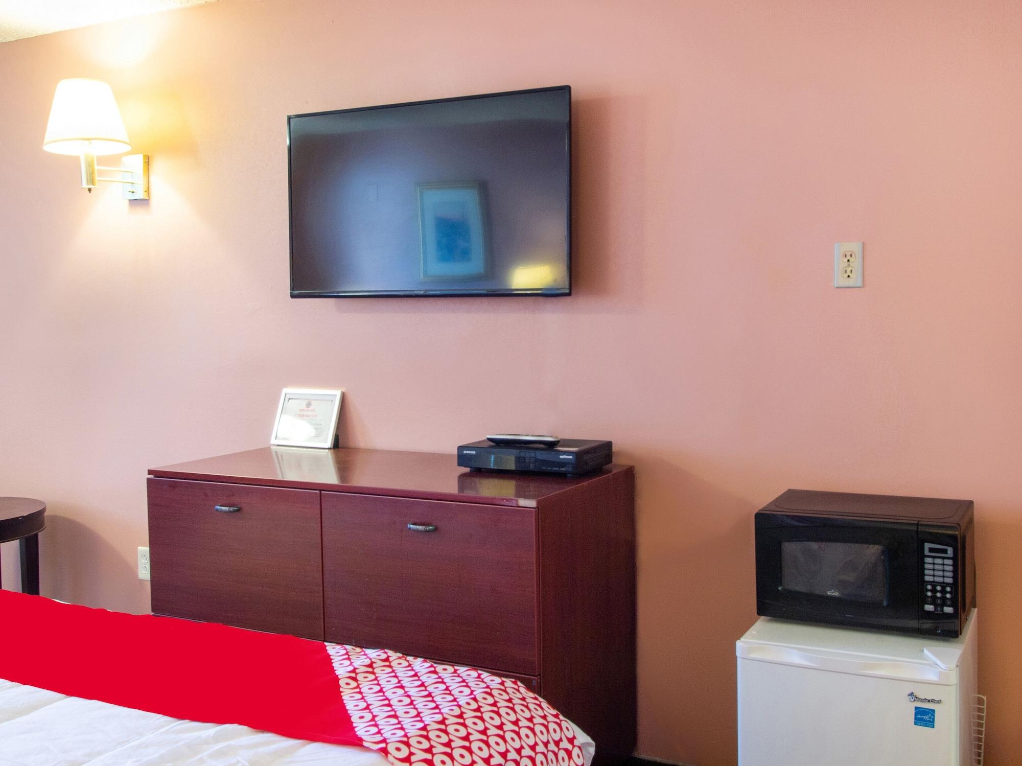 Oyo Hotel Edison Nj Route 1 Екстер'єр фото